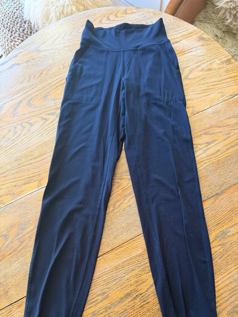LULULEMON navy athletic jogger pant/excellent condition/6/LW5DH6S.0422
